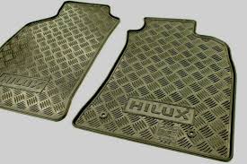 toyota hilux rubber floor mats front