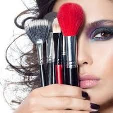 professional makeup artist in alandi