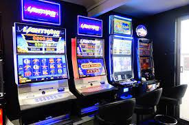 Auckland Council votes to continue sinking lid for pokie machines | RNZ News