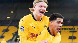 Juni 2003 in stourbridge) ist ein englischer fußballspieler, der seit juli 2020 bei borussia dortmund unter vertrag steht. Cl Borussia Dortmund S Jude Bellingham Makes History In Defeat