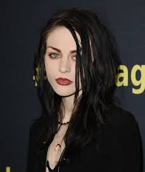 Now 28 years old, frances has begun to open up about all the ways her life has been shaped by a father she has no memory of. Frances Bean Cobain Instagrams Cover Of Jimmy Eats World S The Middle Teen Vogue