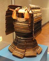 File:Haramaki type armor with black leather lacing in kata-susotori style,  Muromachi period, 15th century - Tokyo National Museum - DSC05937.JPG -  Wikimedia Commons