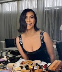 kourtney kardashian just shared a look