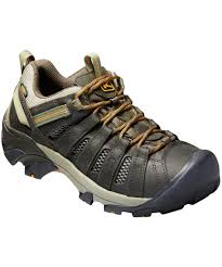 voyageur hiking shoes