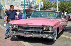那須ハイランドパークの1955年型 ピンクキャデラック - 飯野自動車コーティング、実績３１年