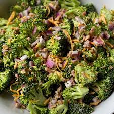 https://thesouthernladycooks.com/easy-broccoli-salad/ gambar png
