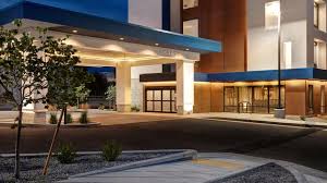 We are 8 minutes from downtown, 5 minutes. Hampton Inn Santa Fe South