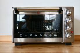 The most basic conventional ovens use timers and feature simple heating controls that run continuously on preset heating levels. Choosing The Right Oven For Your Cooking Baking Needs Bakestarters Sg