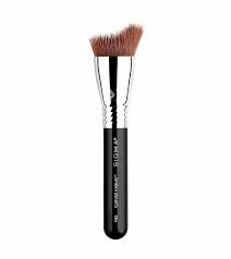 sigma beauty angled kabuki brush