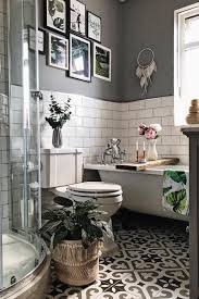 These Small Bathroom Wall Art Ideas Are