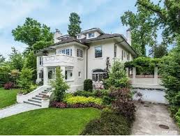 Andrew cuomo to resign tuesday after an independent investigation found he had sexually harassed multiple women. Photos Governor Andrew Cuomo S Former Mansion In Douglas Manor Sells For 2 4m Qns Com