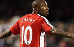 William gallas is a defender and is 5'10 and weighs 178 pounds. William Gallas Players Men Arsenal Com