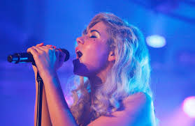 Marina The Diamonds Set To Top The Uk Charts With Electra
