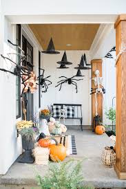 epic halloween front porch decor 17
