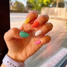 nail salons near streets of woodfield