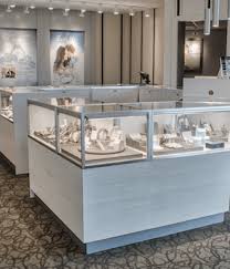custom display cases and cabinets