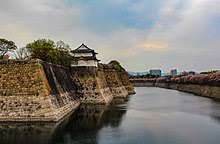 The castle stood at the heart of a grounds which included moats and various defensive walls and towers. Osaka Castle Wikipedia