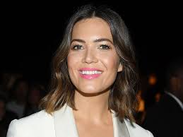 mandy moore relies on a galvanic