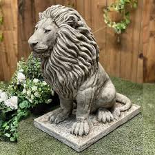 Large Sitting Regal Lion Statue For