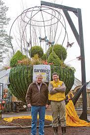largest hanging flower basket unveiled