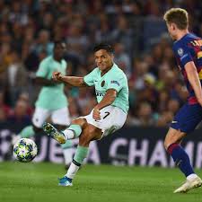 Latest on internazionale forward alexis sánchez including news, stats, videos, highlights and more on espn. Looking World Class Former Arsenal Star Alexis Sanchez Impresses For Inter Against Barcelona Football London