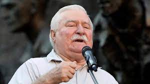 In poland, lech walesa, founder of the solidarity trade union, wins a landslide election victory, becoming the first directly elected polish leader. Lech Walesa Erinnert Sich Liebe Herren Gleich Fallt Die Berliner Mauer Zdfheute
