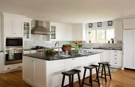 Get tips from a pro on choosing the perfect color of granite when remodeling your kitchen. Dark Granite Countertops Photos Of Cabinet Combinations Graniterra