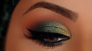 intense emerald smokey eyes makeup