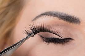 tips to make applying false eyelashes