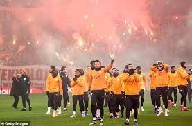 891 likes · 2 were here. 45 000 Fans Turn Up To Galatasaray Training Session Tell My Sport