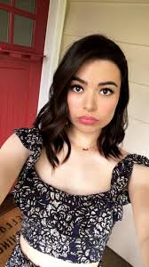 just imagine Miranda Cosgrove's eyes looking up to you as she slowly takes  your cock in her mouth | Scrolller