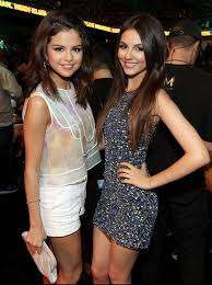 Victoria and Selena | Victoria justice, Selena gomez hot, Fashion