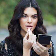 kendall jenner lipstick estée stories