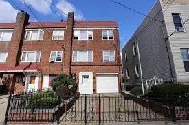 family homes in queens ny