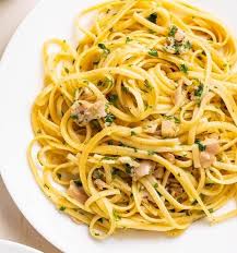 white clam sauce with linguine 40 as