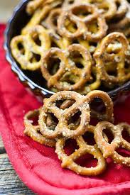 slow cooker garlic ranch pretzels the