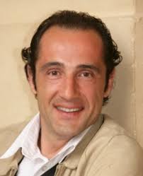 Aperçu d&#39;habitude au théâtre ou cantonné aux rôles secondaires à la télévision et dans le cinéma français, Bruno Ricci est, aujourd&#39;hui, présent dans l&#39;un ... - Bruno_Ricci