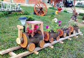 Diy Train Planters Out Of Old Crates To