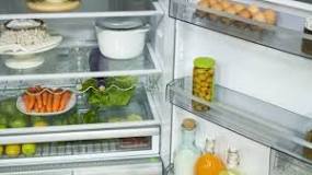 Why should we not keep hot food in the fridge?