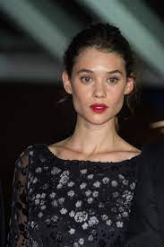 astrid berges frisbey makeup looks