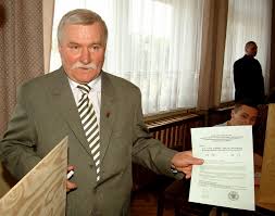 Последние твиты от lech walesa (@lechwalesa16). Lech Walesa At The Referendum On Poland S Accession To The European Union Gdansk 8 June 2003 Cvce Website