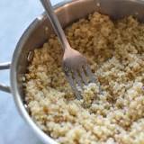 Should you Stir quinoa while cooking?