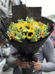 Bó hoa hướng dương đẹp sang trọng!... - Hoa Bó Rẻ Đẹp-Shop Hoa tươi Quận 3  TPHCM | Facebook