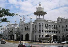 Completed in 1910 to replace an older station on the same site, the station was kuala lumpur's railway hub in the city for the federated malay states railways and its successor keretapi tanah melayu. Kuala Lumpur Railway Station Wikipedia