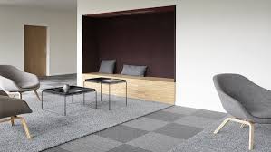 wall to wall carpets vs carpet tiles