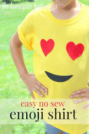 Diy t shirt painting emoji kissy face how to paint on clothing. No Sew Shirt Emoji Craft For Kids The Homespun Hydrangea