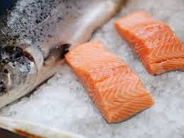 Jika dia tidak mahu makan nasi, maka dia membuat resipi grill salmon. Hidangan Ikan Salmon Sedap Berjus Sihatkan Jantung