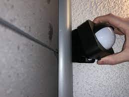 Der Hue Outdoor Sensor An Der Hauswand