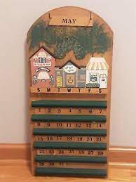 Vintage 1991 Wooden Perpetual Wall