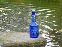 Blue Glass Flip Top Bottle 750ml With